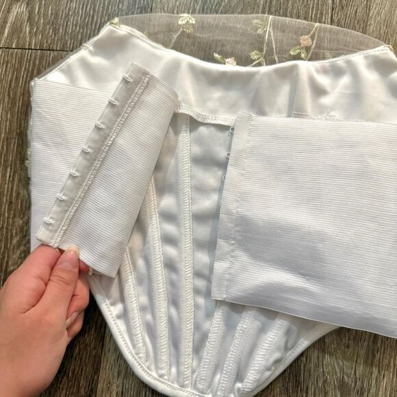 White Floral Embroidered Mesh Corset Top - Picture 4 of 4